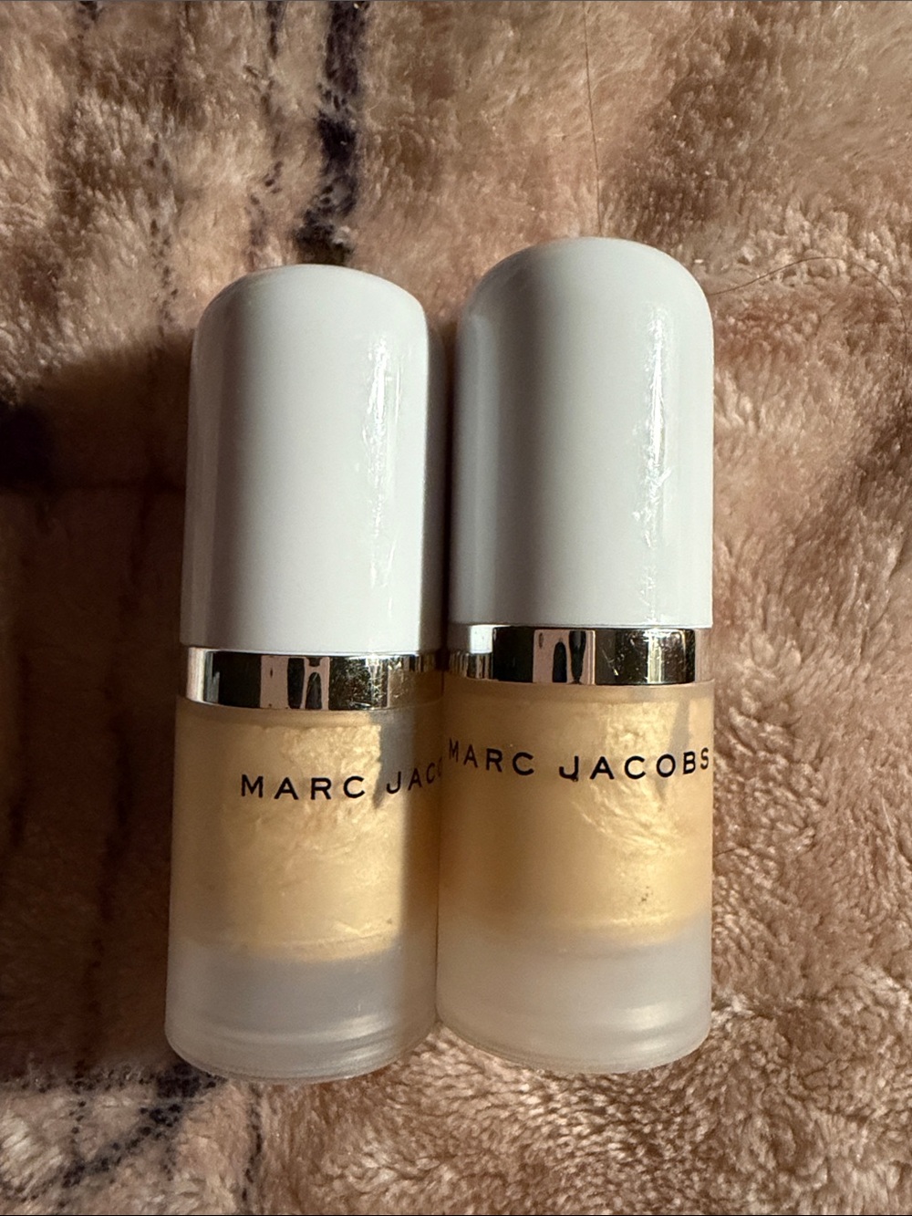 Marc Jacobs dew drops coconut gel highlighter 2x